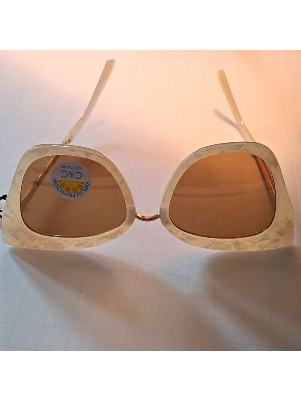 C & C California Chic Cream Sunglasses. 100%UV Nwt.